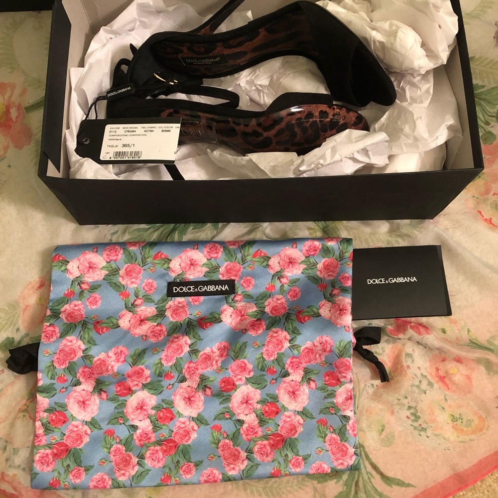 Dolce and gabbana sandals black gorgeous